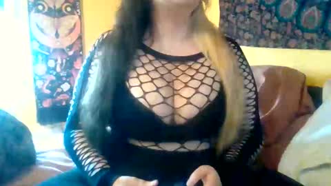 Snapshot of cashfairy chatting on October 22, 8:08 pm Goddess Fern online show from October 22, 8:08 pm