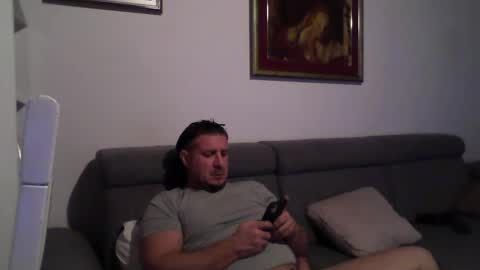 Snapshot of cashmaster33 chatting on December 28, 7:11 pm cashmaster33 online show from December 28, 7:11 pm