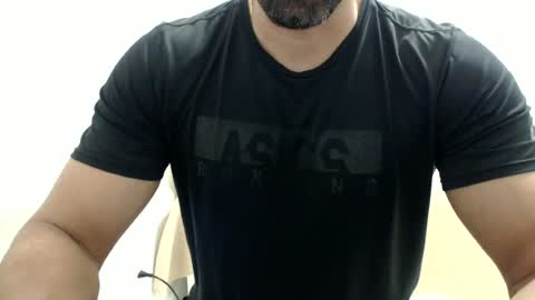 cashmastermuscle77 online show from July 5, 11:34 pm