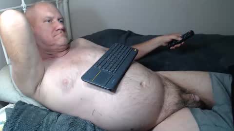 Snapshot of casinocam chatting on May 5, 5:43 pm CasinoCam online show from May 5, 5:43 pm