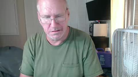 Snapshot of casinocam chatting on May 7, 10:15 pm CasinoCam online show from May 7, 10:15 pm