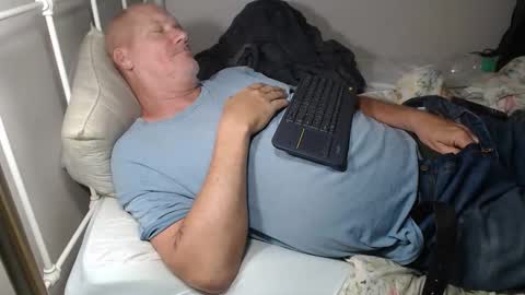 Snapshot of casinocam chatting on May 9, 6:57 pm CasinoCam online show from May 9, 6:57 pm