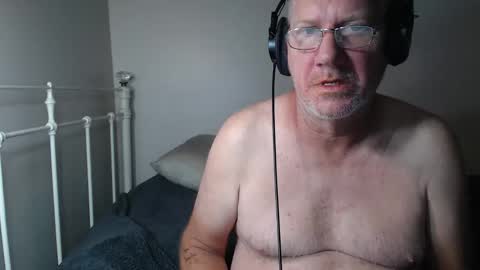 Snapshot of casinocam chatting on May 10, 7:02 am CasinoCam online show from May 10, 7:02 am