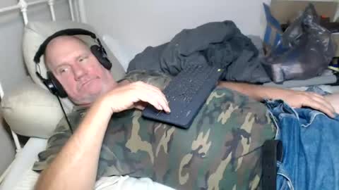 Snapshot of casinocam chatting on June 22, 3:25 am CasinoCam online show from June 22, 3:25 am
