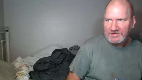 Snapshot of casinocam chatting on June 28, 3:56 am CasinoCam online show from June 28, 3:56 am