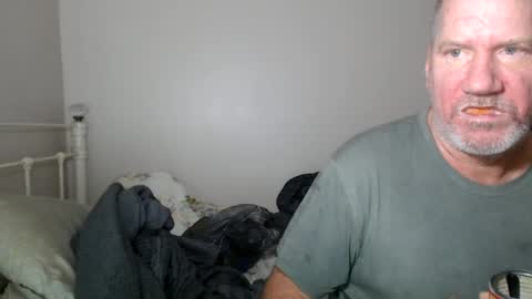 Snapshot of casinocam chatting on June 29, 4:07 pm CasinoCam online show from June 29, 4:07 pm