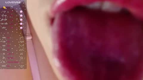 Cassandra online show from October 18, 1:12 pm