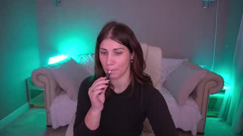 Snapshot of cassandragood chatting on November 16, 6:41 am Lena online show from November 16, 6:41 am