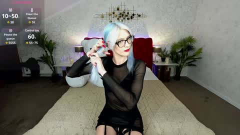 Snapshot of cassandrastars chatting on January 15, 12:41 am Cassandra online show from January 15, 12:41 am