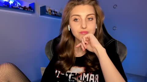 Seductress Cassia  FINDOM AND SADISM  NO NUDE online show from February 21, 7:54 pm