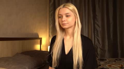 Snapshot of cassie130505 chatting on February 18, 2:27 pm Cassie online show from February 18, 2:27 pm