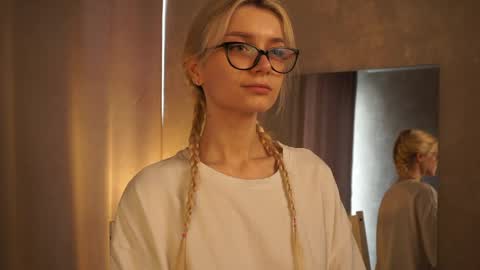 Snapshot of cassie130505 chatting on March 11, 10:40 am Cassie online show from March 11, 10:40 am