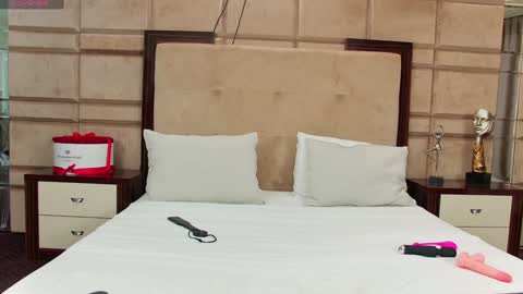 Cassie online show from December 8, 7:32 pm