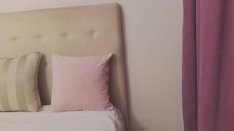 Snapshot of cassiehilton chatting on October 28, 8:44 pm CassieHilton online show from October 28, 8:44 pm