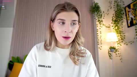 Im Cassie3 online show from March 5, 8:32 am