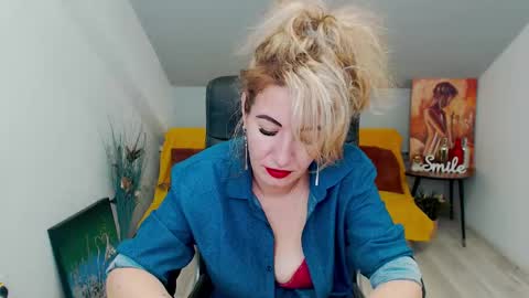 Snapshot of cassiejonas chatting on January 20, 6:53 am CassieJonas online show from January 20, 6:53 am