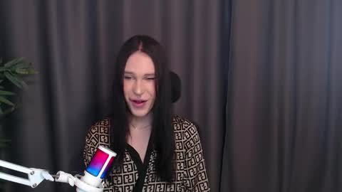 Cassie online show from April 18, 8:40 am