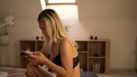 Cassi online show from June 15, 4:04 am