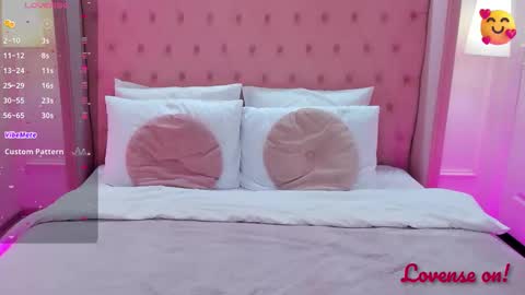 Snapshot of cassieride chatting on November 25, 6:46 am Curly online show from November 25, 6:46 am