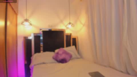 Snapshot of cassiesteven chatting on December 18, 2:06 am Cassie Stevens online show from December 18, 2:06 am