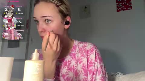 Olivia online show from June 15, 6:04 am
