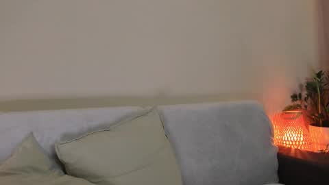  cassandra  online show from December 21, 9:22 pm