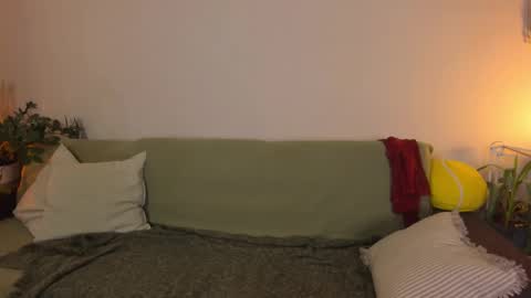  cassandra  online show from February 6, 7:39 pm