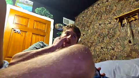 Snapshot of castration40 chatting on November 17, 11:49 am castration40 online show from November 17, 11:49 am