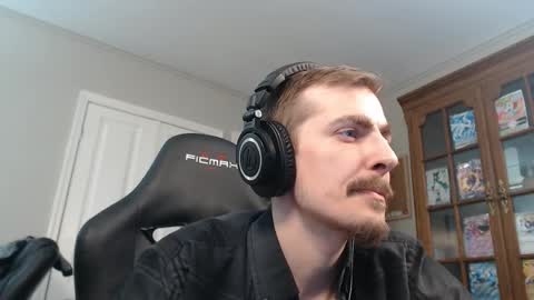 Snapshot of casuallycorrupt chatting on November 9, 2:32 am casuallycorrupt online show from November 9, 2:32 am