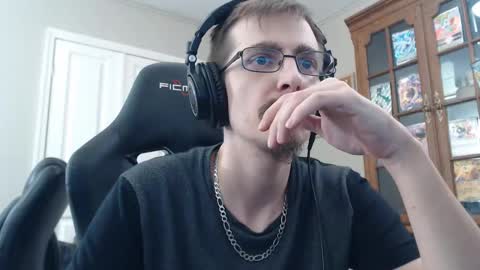 Snapshot of casuallycorrupt chatting on November 15, 1:25 am casuallycorrupt online show from November 15, 1:25 am