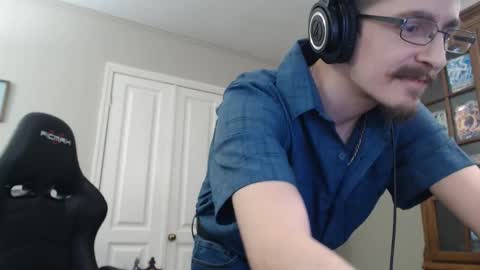 Snapshot of casuallycorrupt chatting on November 20, 12:55 am casuallycorrupt online show from November 20, 12:55 am