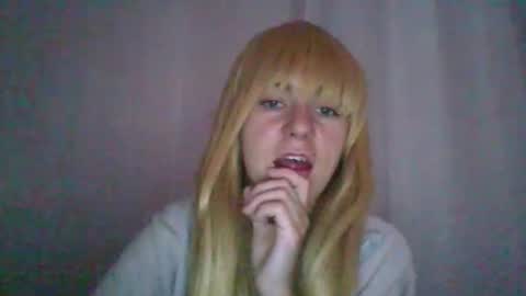 Snapshot of cat_2019 chatting on October 29, 10:33 pm cat_2019 online show from October 29, 10:33 pm