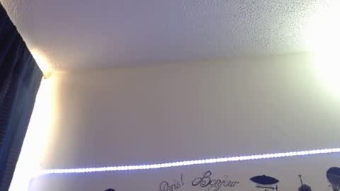 Snapshot of cata__gutierrez_ chatting on February 12, 6:09 pm Cata online show from February 12, 6:09 pm