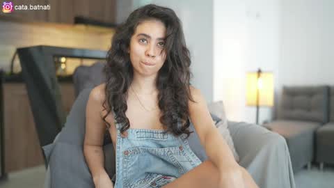 Snapshot of cata_batnati chatting on May 10, 2:44 pm Catalina online show from May 10, 2:44 pm