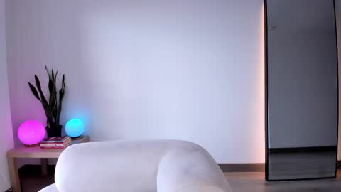 Snapshot of cata_n_cami chatting on February 1, 9:24 pm cata_n_cami online show from February 1, 9:24 pm