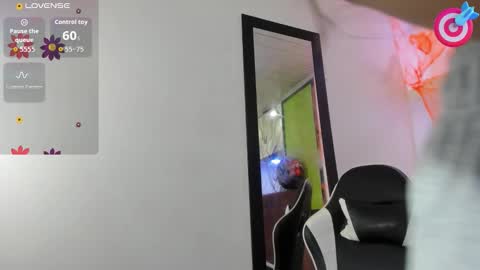 Snapshot of catalehia_milk chatting on October 31, 11:44 am C A T A L E H I A online show from October 31, 11:44 am