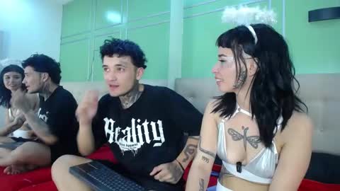 Snapshot of catalellaandpaul chatting on March 8, 10:11 am CatalellaAndPaul online show from March 8, 10:11 am