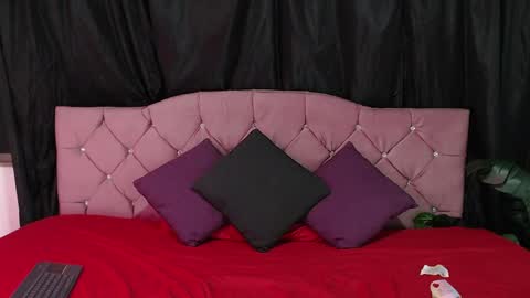 Snapshot of cataleya_divine chatting on September 18, 11:01 am Cata Prins online show from September 18, 11:01 am