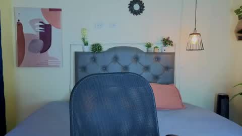 Snapshot of cataleya_laurent chatting on July 30, 1:54 pm cataleya_laurent online show from July 30, 1:54 pm