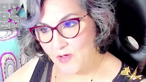 Snapshot of cataleya_mom_ chatting on September 17, 2:13 am cataleya online show from September 17, 2:13 am
