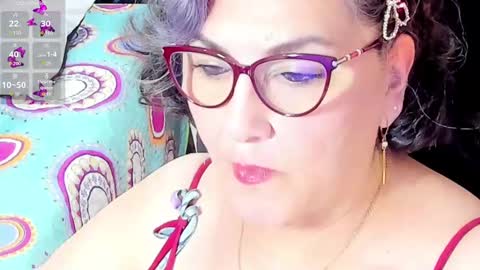 Snapshot of cataleya_mom_ chatting on September 19, 9:11 am cataleya online show from September 19, 9:11 am