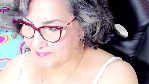 Snapshot of cataleya_mom_ chatting on September 24, 3:54 am cataleya online show from September 24, 3:54 am