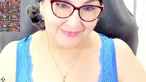 Snapshot of cataleya_mom_ chatting on June 20, 11:07 pm cataleya online show from June 20, 11:07 pm