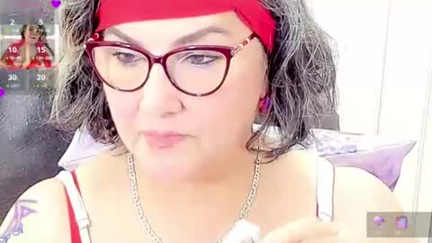 Snapshot of cataleya_mom_ chatting on July 22, 3:31 am cataleya online show from July 22, 3:31 am