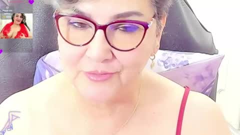Snapshot of cataleya_mom_ chatting on August 1, 2:33 am cataleya online show from August 1, 2:33 am