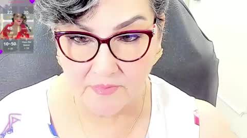 Snapshot of cataleya_mom_ chatting on August 2, 2:32 am cataleya online show from August 2, 2:32 am