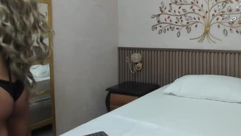 Snapshot of cataleya_sexy4u_ chatting on October 12, 2:21 am Cataleya online show from October 12, 2:21 am