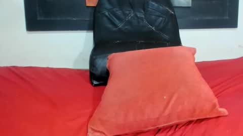 Snapshot of cataleyabigdickk chatting on November 7, 2:11 am cataleyabigdickk online show from November 7, 2:11 am