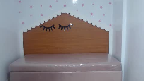 Snapshot of catalina25_t chatting on October 22, 8:08 pm catalina25_t online show from October 22, 8:08 pm