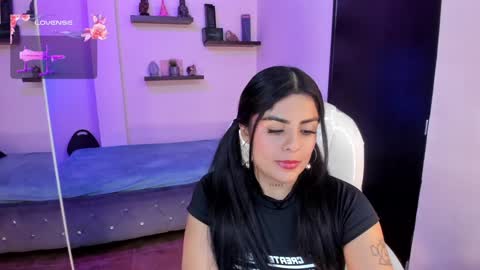 Catalina online show from December 15, 11:31 pm